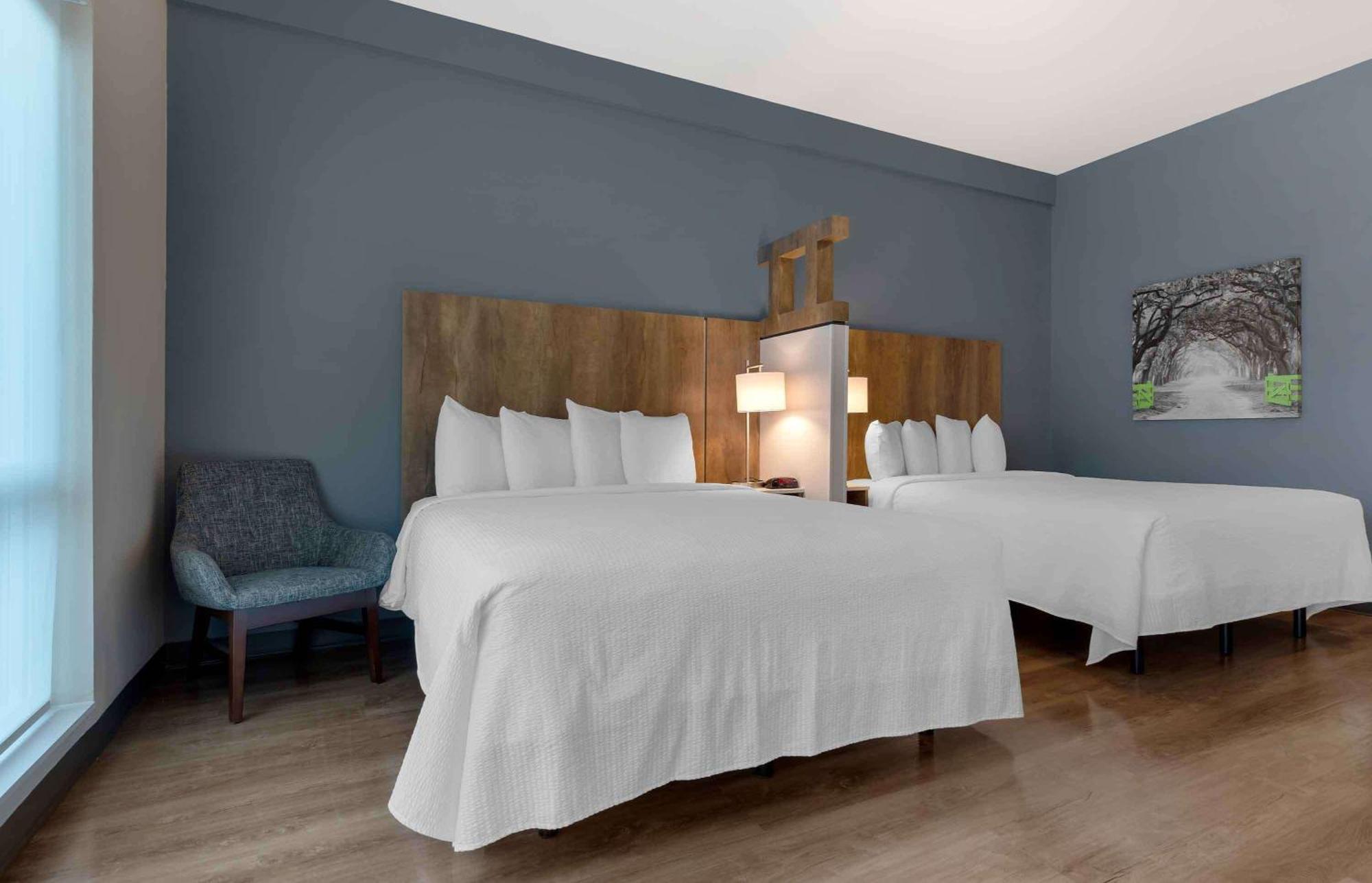 Ideal Studio Two Queen Beds Non-Smoking